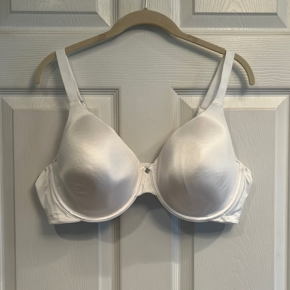 Breezies brand size 40DD white underwire bra